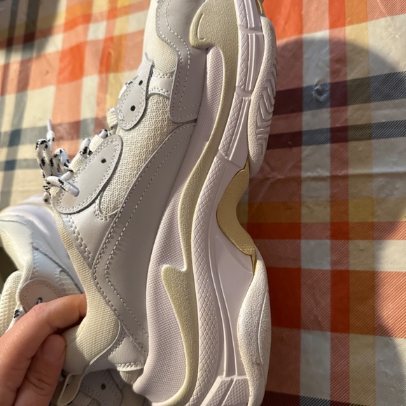 BALENCIAGA TRIPLE S SNEAKER WHITE SIZE US 8.5 - Picture 4 of 9